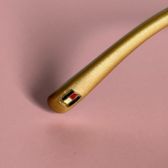 Tommy Hilfiger  Large Oval Sunglasses, Great Condition - Picture 4 of 4